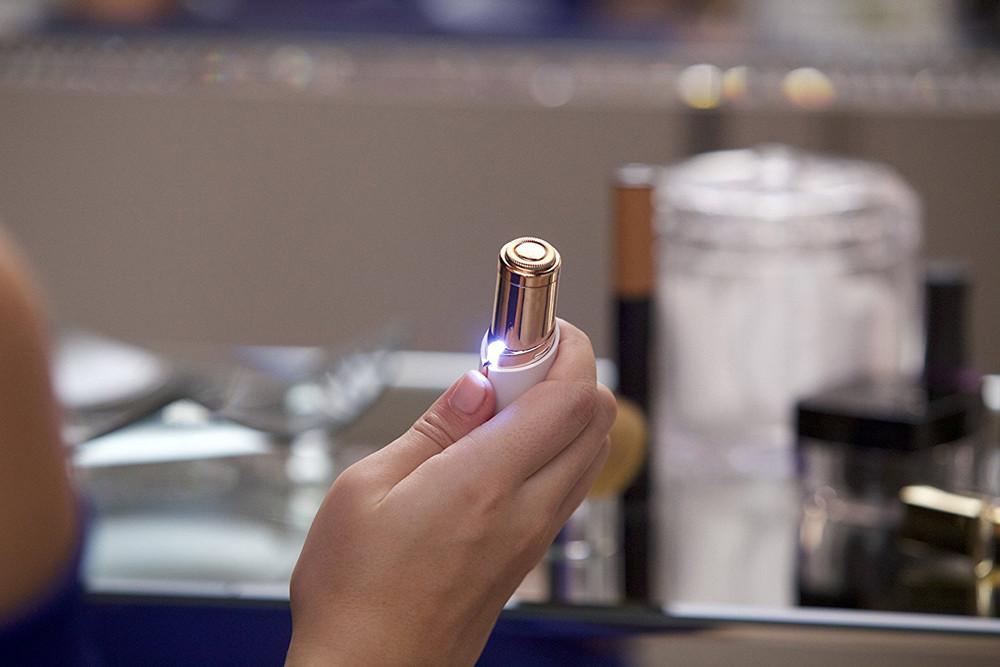 Rose Gold-Plated Facial Hair Removal